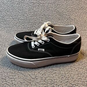 Vans Era Low Top Skate Shoes Womens Size 8.5 Black And White 721356